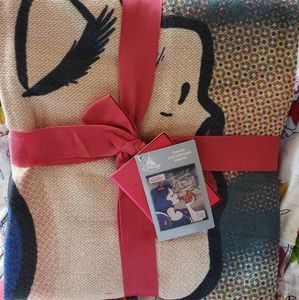 Snow White Throw Blanket